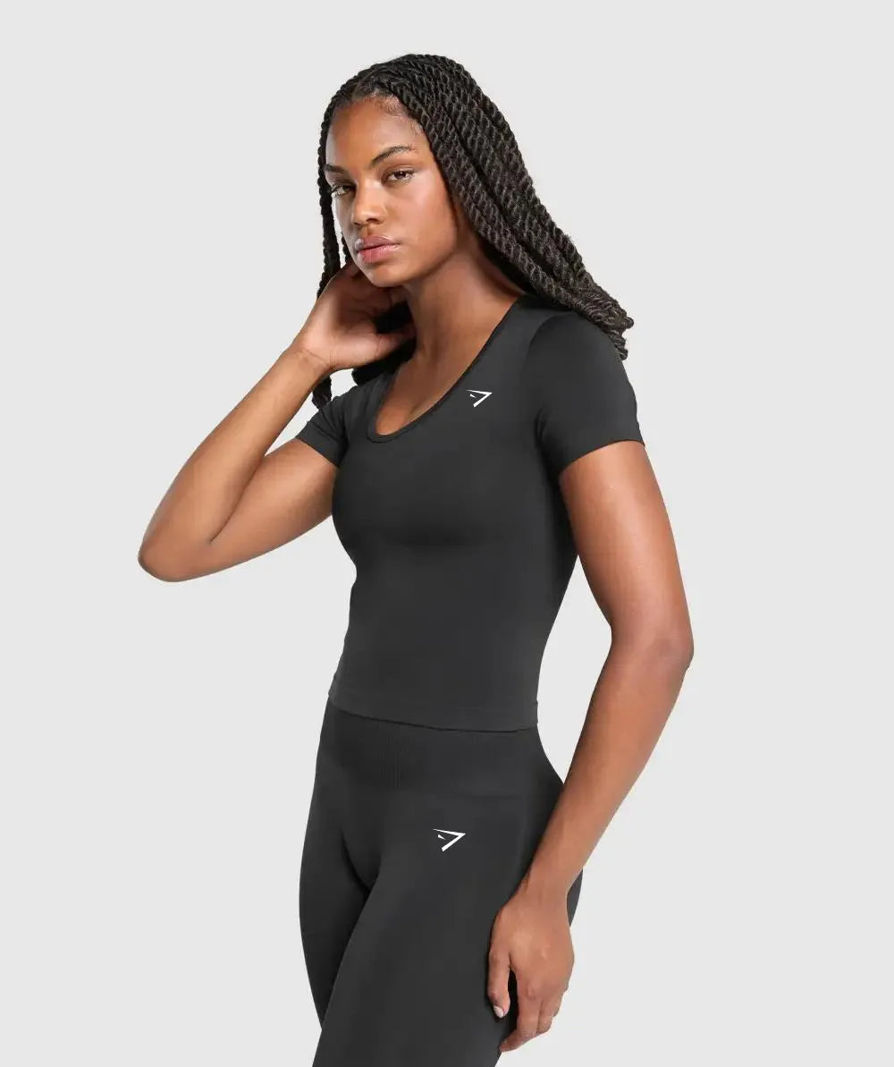 Everyday Seamless Tight Fit Crew Neck Tee