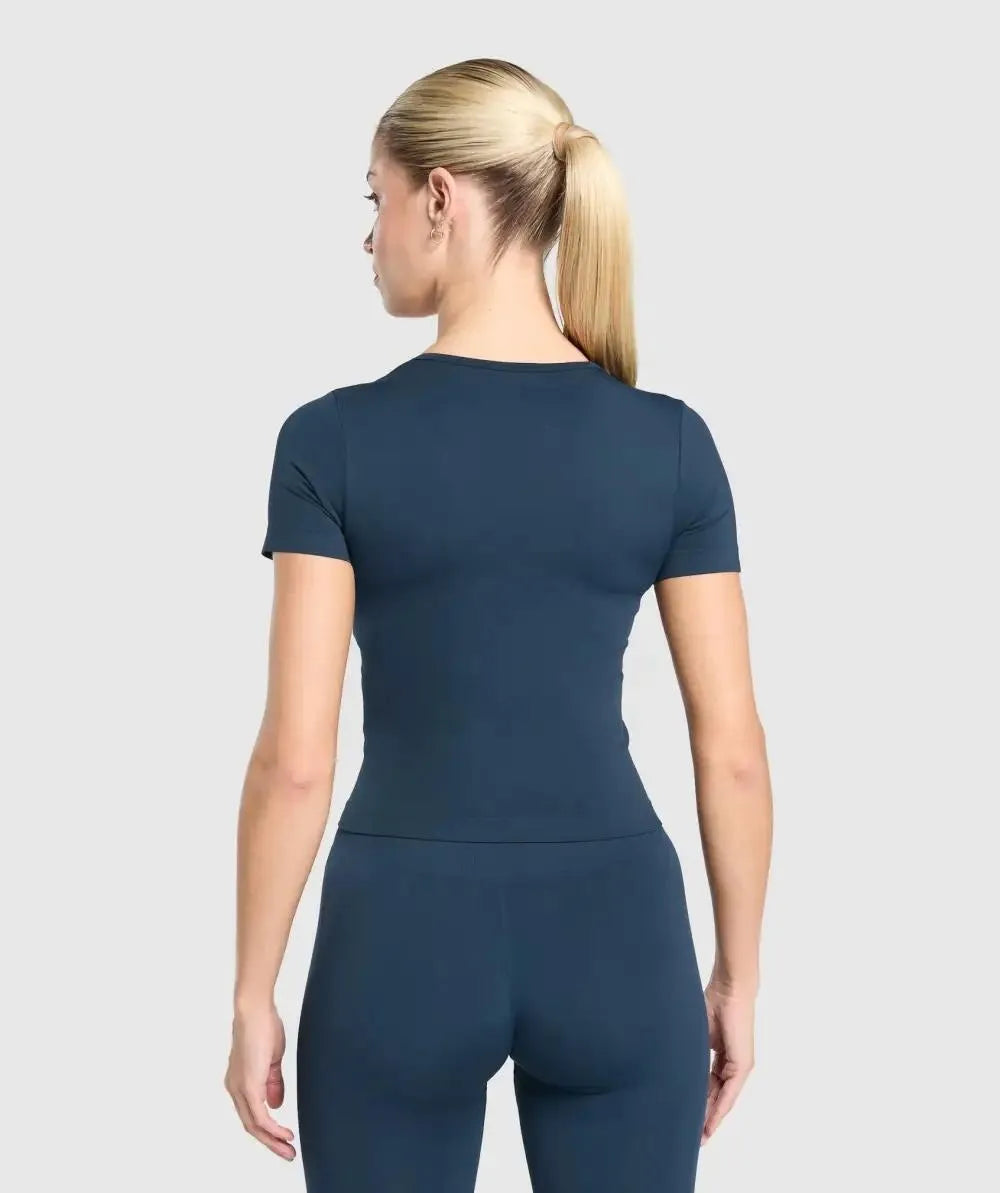 Everyday Seamless Tight Fit Crew Neck Tee