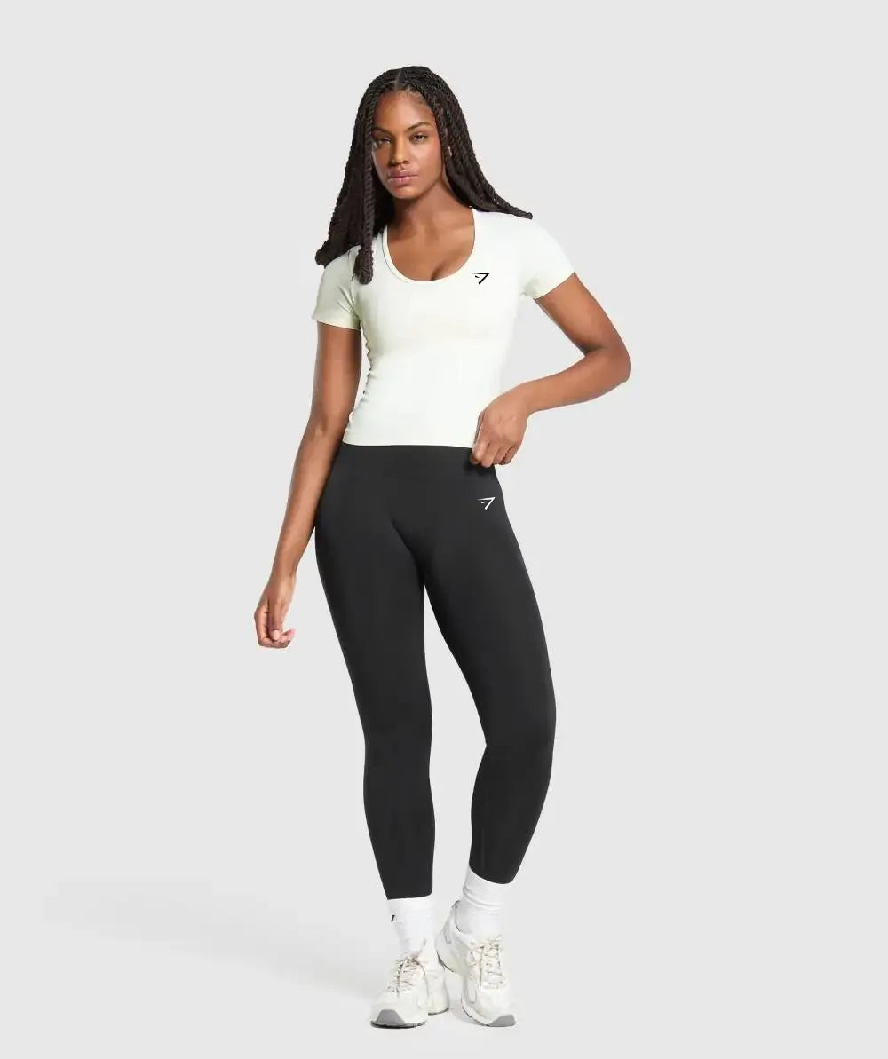 Everyday Seamless Tight Fit Crew Neck Tee